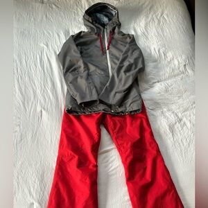 Oakley Ski and Snowboard Jacket Size Men’s Small